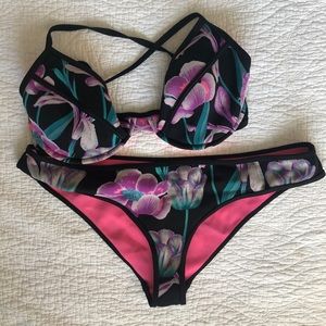 Body glove bikini set 🌸